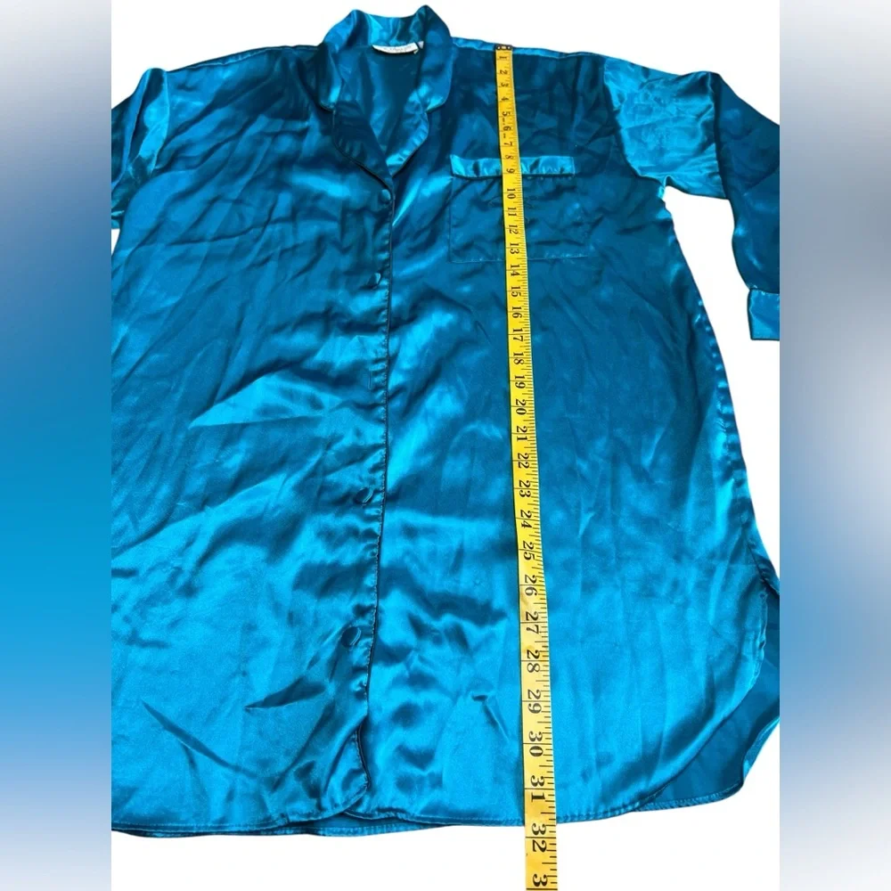 VTG VICTORIA’S SECRET Gold Label Satin Teal Embroidered VS Nightshirt Button Up